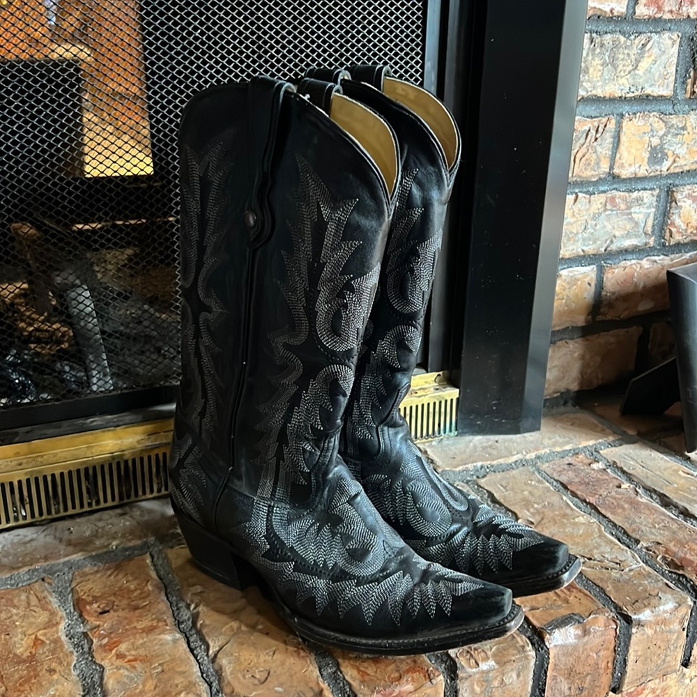 Black with white lace Corral boots